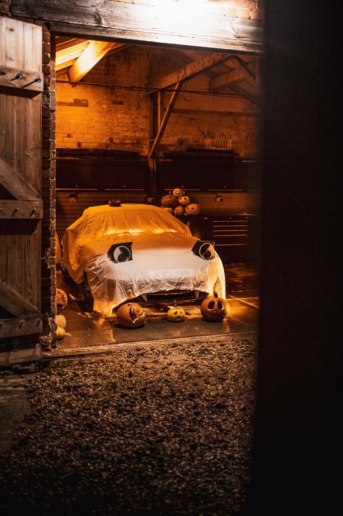 Halloween & Machine 2026 photo 2